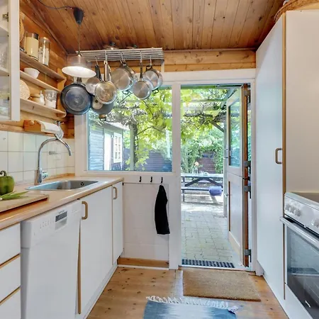 Meeno - 200m From The Sea By Interhome *